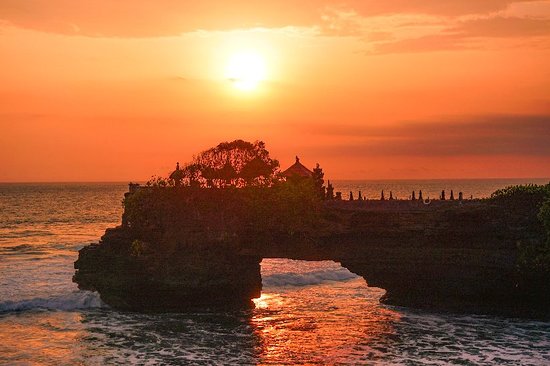 tanah-lot-sunset